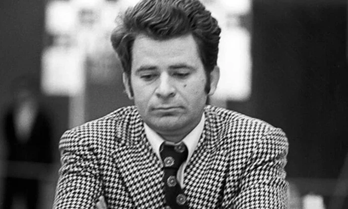 Зображення померлого шахіста Бориса Спаського