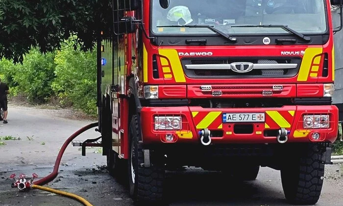 Дрон влучив у меблевий магазин