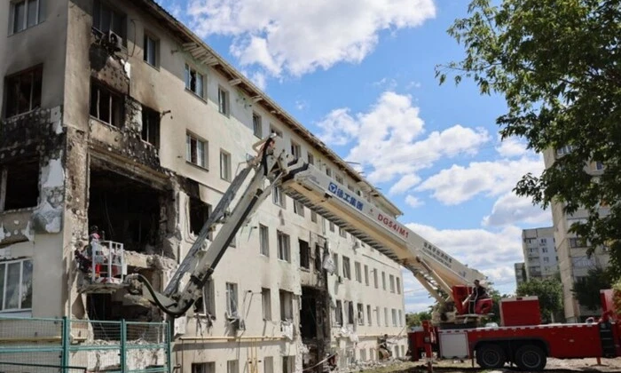 Фото последствий удара в Харькове