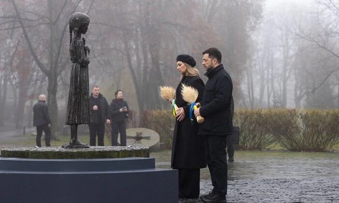 Зеленський закликає запалити свічки о 16:00