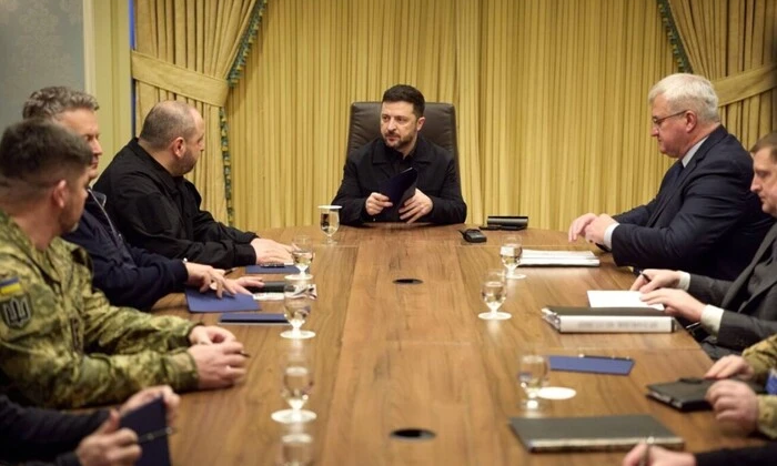 Зеленський, Трамп, удар по Херсону