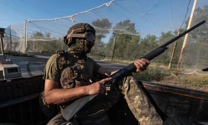 Зеленский и военные на передовой