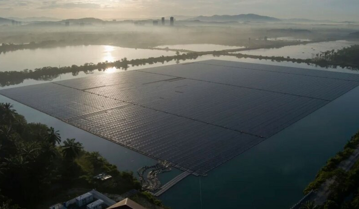 США вводять рекордні мита на сонячні панелі