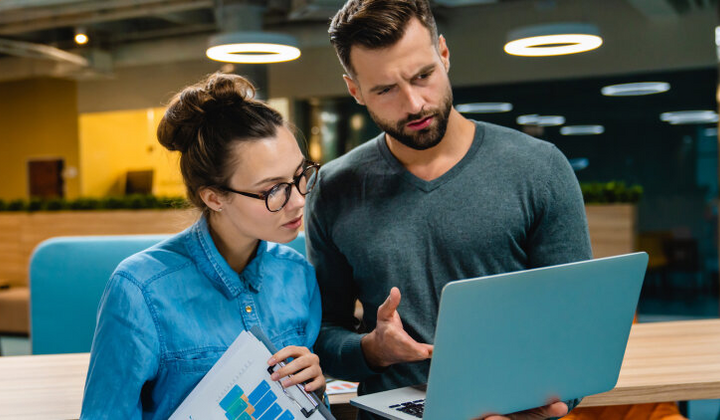 Логотип 'Дія' на светлом фоне