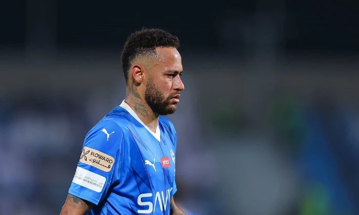 Неймар грає на футбольному полі