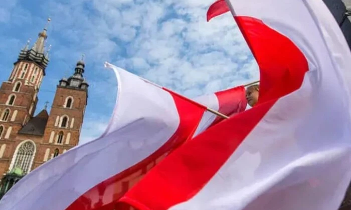 польські та українські прапори, протистояння