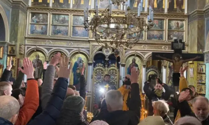 Украинцы в массовом порядке отходят к Московской церкви