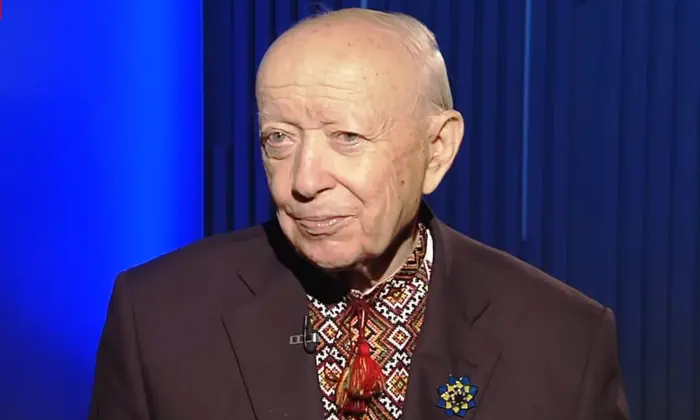 Народний артист України показує свою пенсію