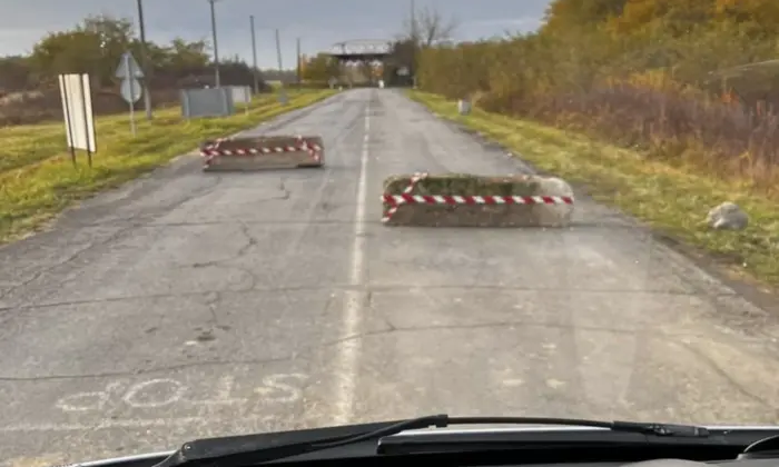 Бетонные блоки возле пунктов пропуска на Закарпатті