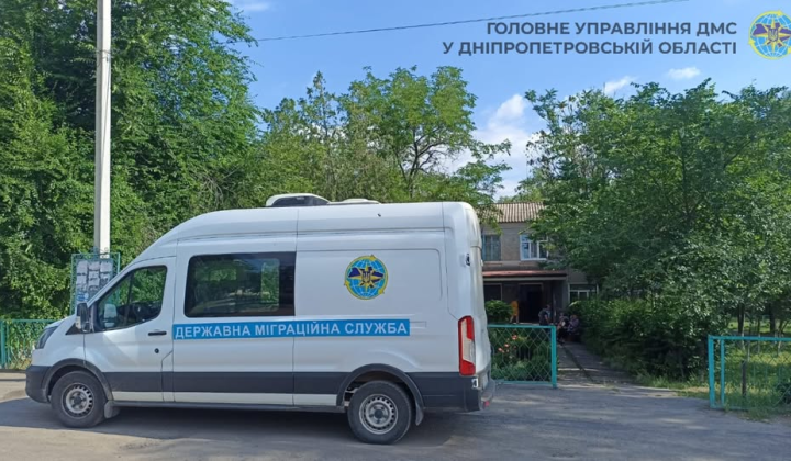 Медична служба допомоги оформляє паспорти на фронтовій лінії