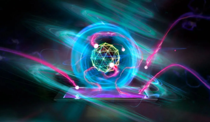 Quantum engine smaller than a grain of sand
