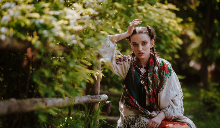 Ukrainians tied a red thread during harvests