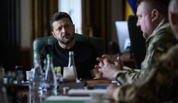 Zelensky at a meeting with commanders