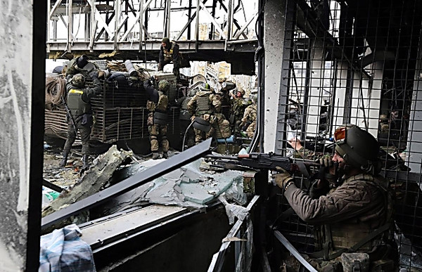 Двоє українських бійців загинули в донецькому аеропорту