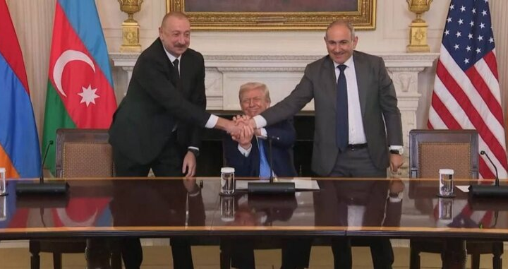 Алиев, Пашинян и Трамп подписали мирную декларацию