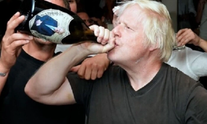 Boris Johnson singing karaoke in Italy