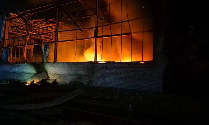 Міст у Кременчуці під час обстрілу