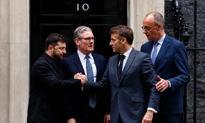 Zelensky in London with E3 leaders