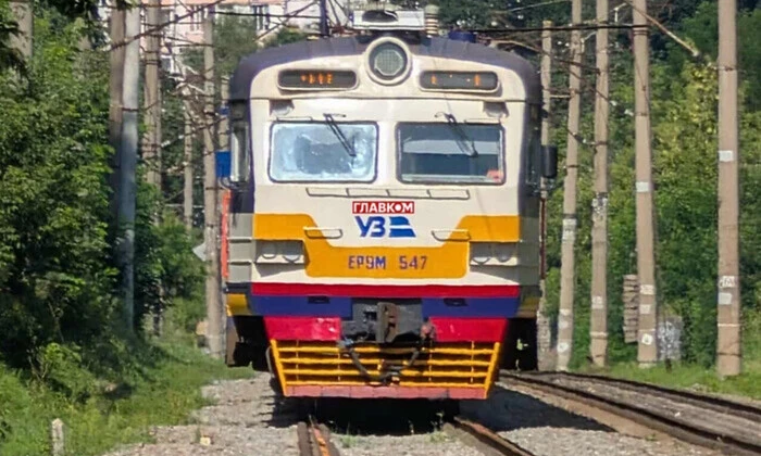 Задержка поездов из-за обстрелов