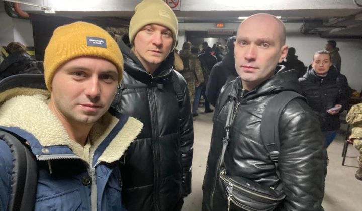 People queuing for Trukhaniv island