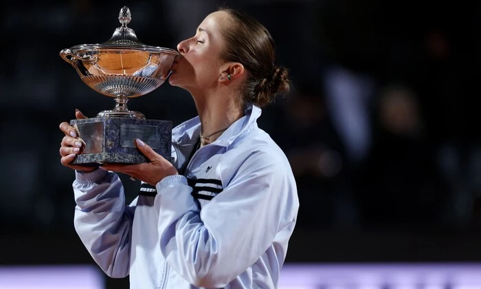 Svitolina vs Samsonova at the tournament in Germany