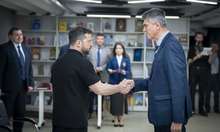 Президент нагороджує українських науковців