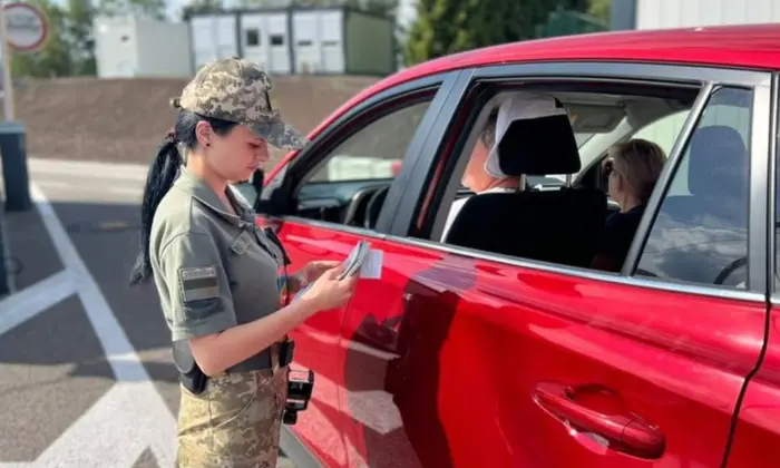 Работники оформляют отпуск за границу