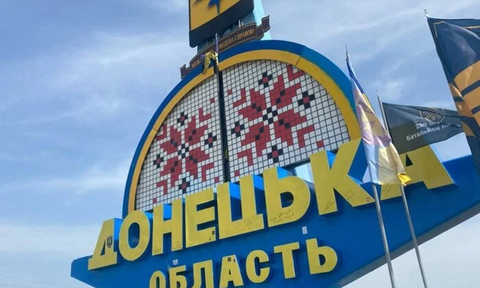 Робочі відновлюють електропостачання після обстрілу