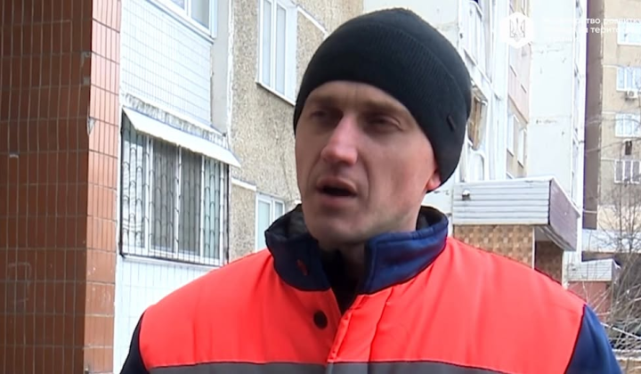 Group of specialists restoring heating in Kyiv