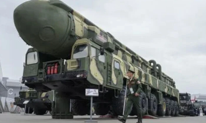 Російська балістична ракета «Орєшнік»