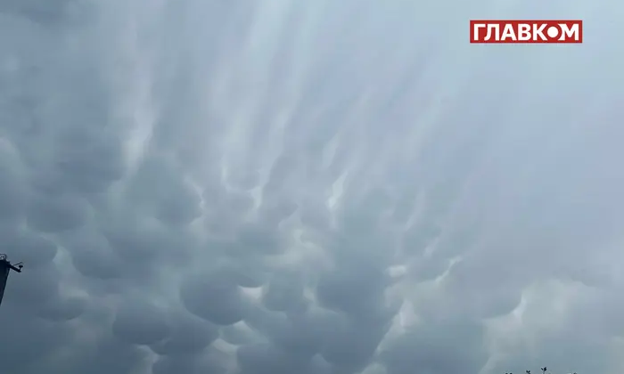 Рідкісні хмари над Тернопільщиною