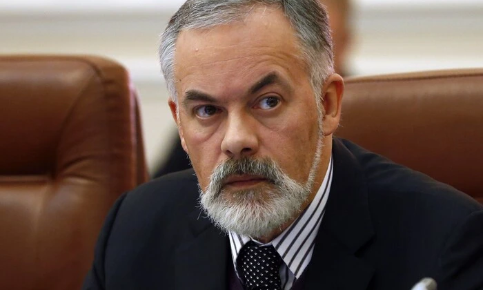 Табачник розширює бізнес в окупації