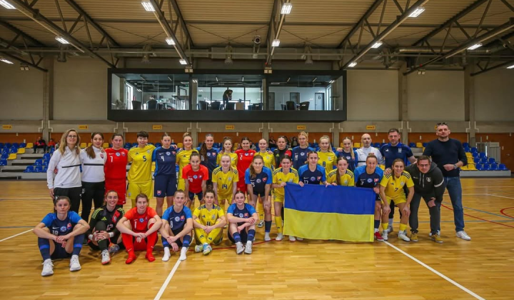 Ukrainian women's futsal team playing against Slovakia