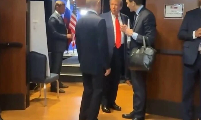 Путін танцює перед Трампом під час пресконференції