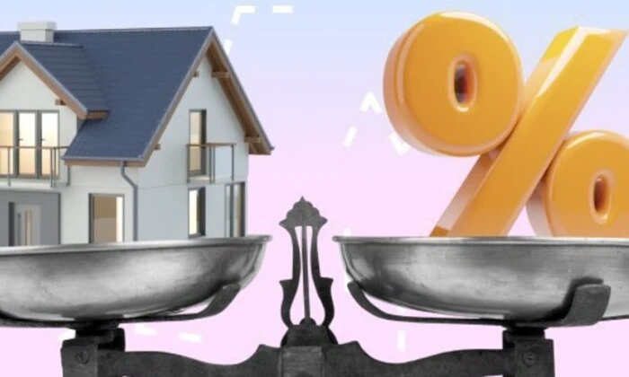 Люди відкладають гроші на мрії