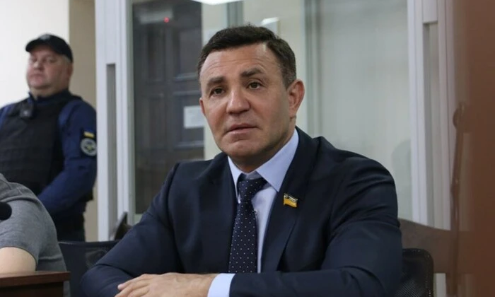 Тищенко виходить з будівлі ВАКС