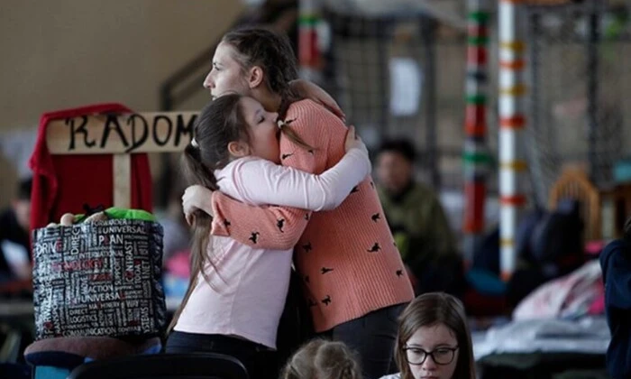 Киев поддерживает прекращение помощи беженцам