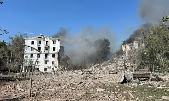 Пятиэтажка после обстрела в Краматорске
