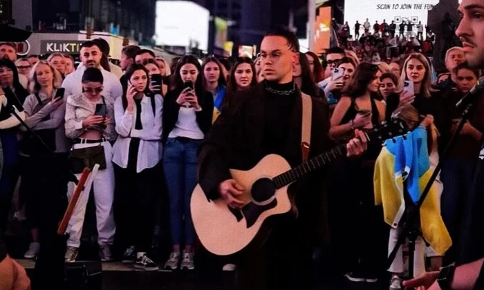 Артем Пивоваров на виступі у США