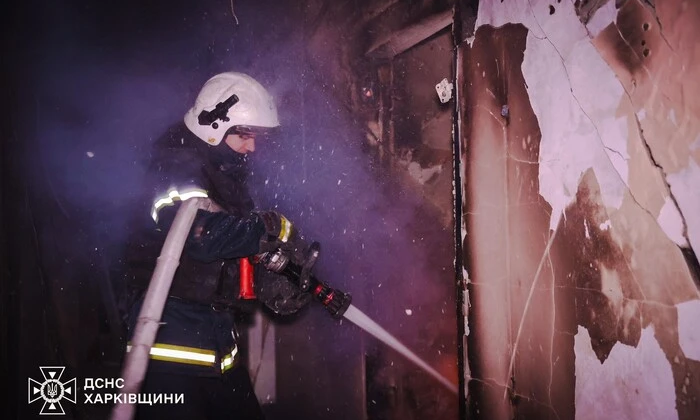 Пожежа в Харкові: нічний палаючий район