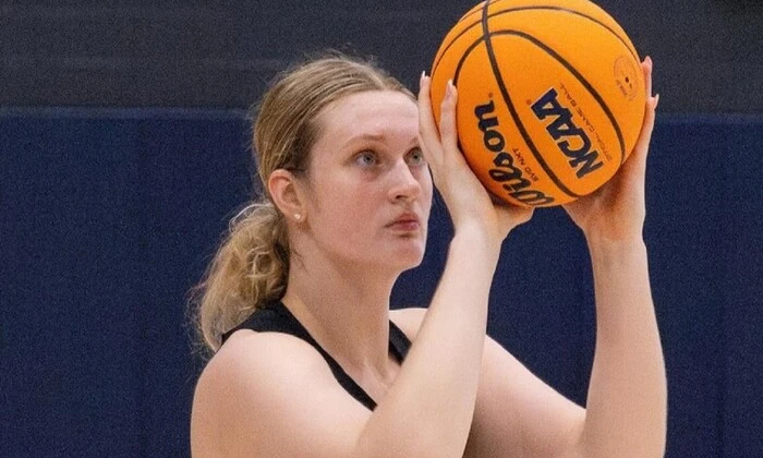 Дівчина-коваль допомогла своєму клубу виграти у NCAA