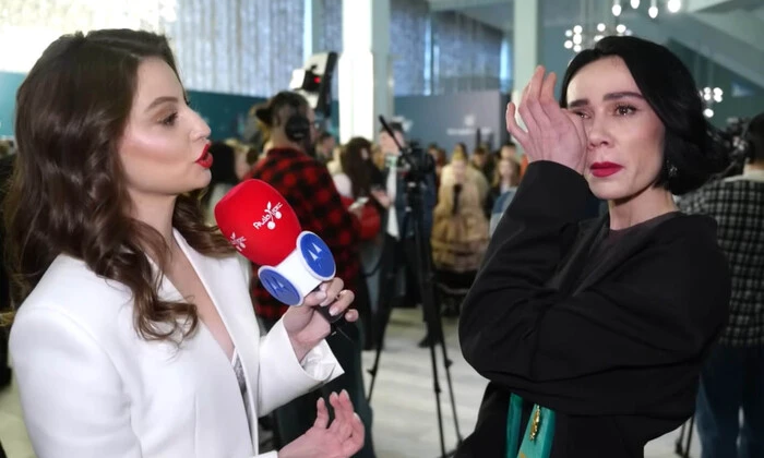 Саша Норова плаче на премії Muzvar