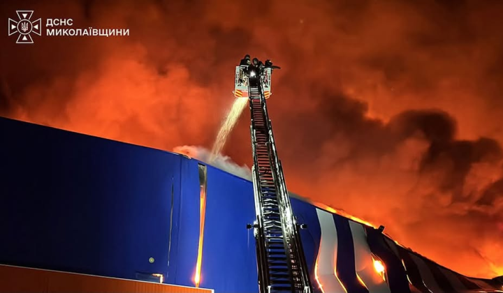 Російські дрони атакували торговельний центр у Миколаєві