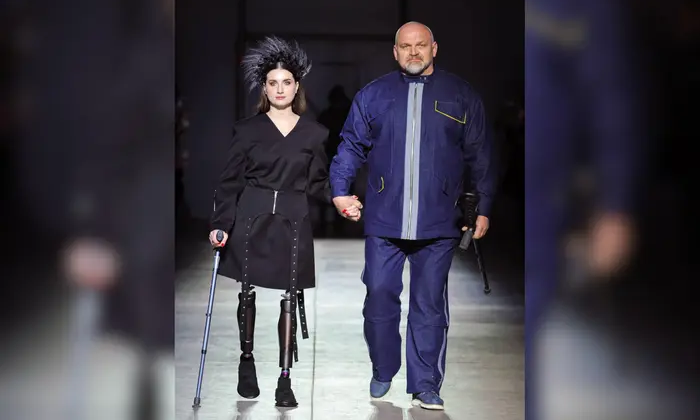 Ветеранка Крістіна Саніна та стронгмен Вірастюк на Ukrainian Fashion Week