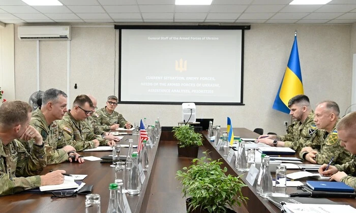 Зустріч Сирського з командувачем НАТО