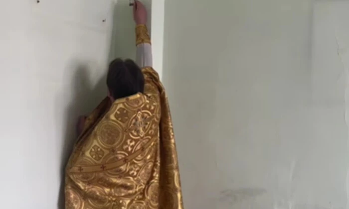 Ukrainians react to the consecration of the former premises