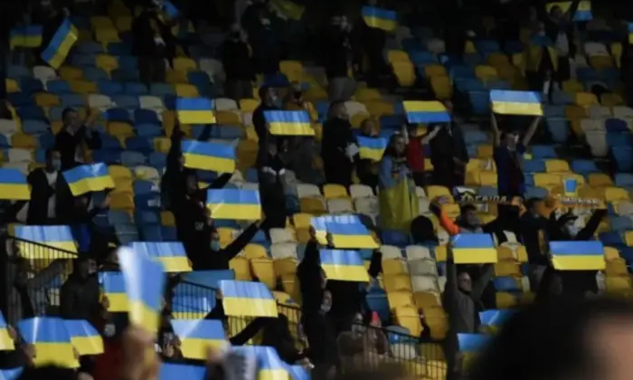 УЕФА наказала Украину за баннер