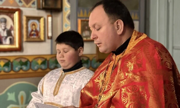 Священник-блогер отримав повістку