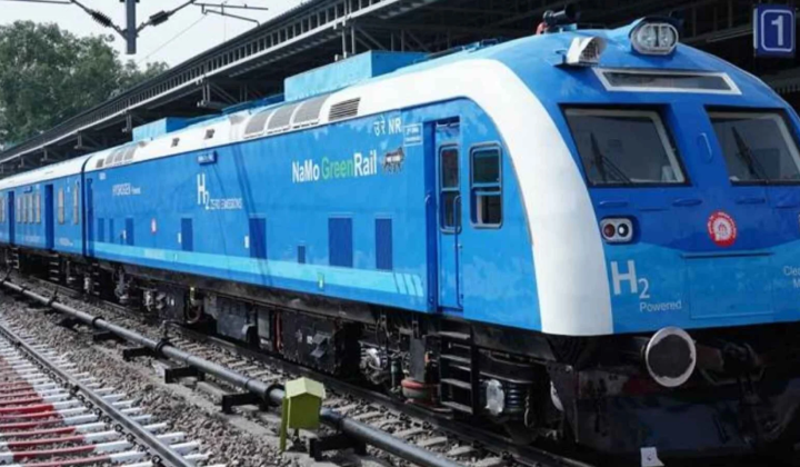 Indian hydrogen train saving fuel