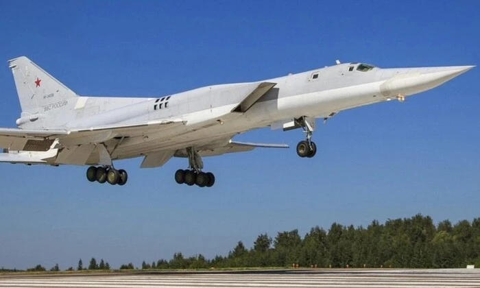 Зображення бомбардувальника Ту-22М